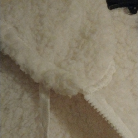 Yellowstone Dutton Ranch Jacket - Picture 5 of 7